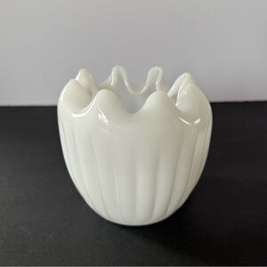 Vintage Milk Glass Rose Bowl Vase – Pinched Scalloped Edge, Ribbed Design, 4.25”